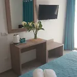 Manoli